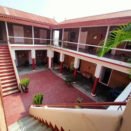 Hotel Naurang Yatri Niwas à Garli Extérieur photo
