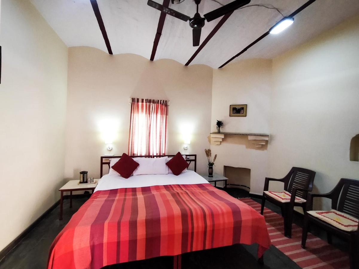 Hotel Naurang Yatri Niwas à Garli Extérieur photo