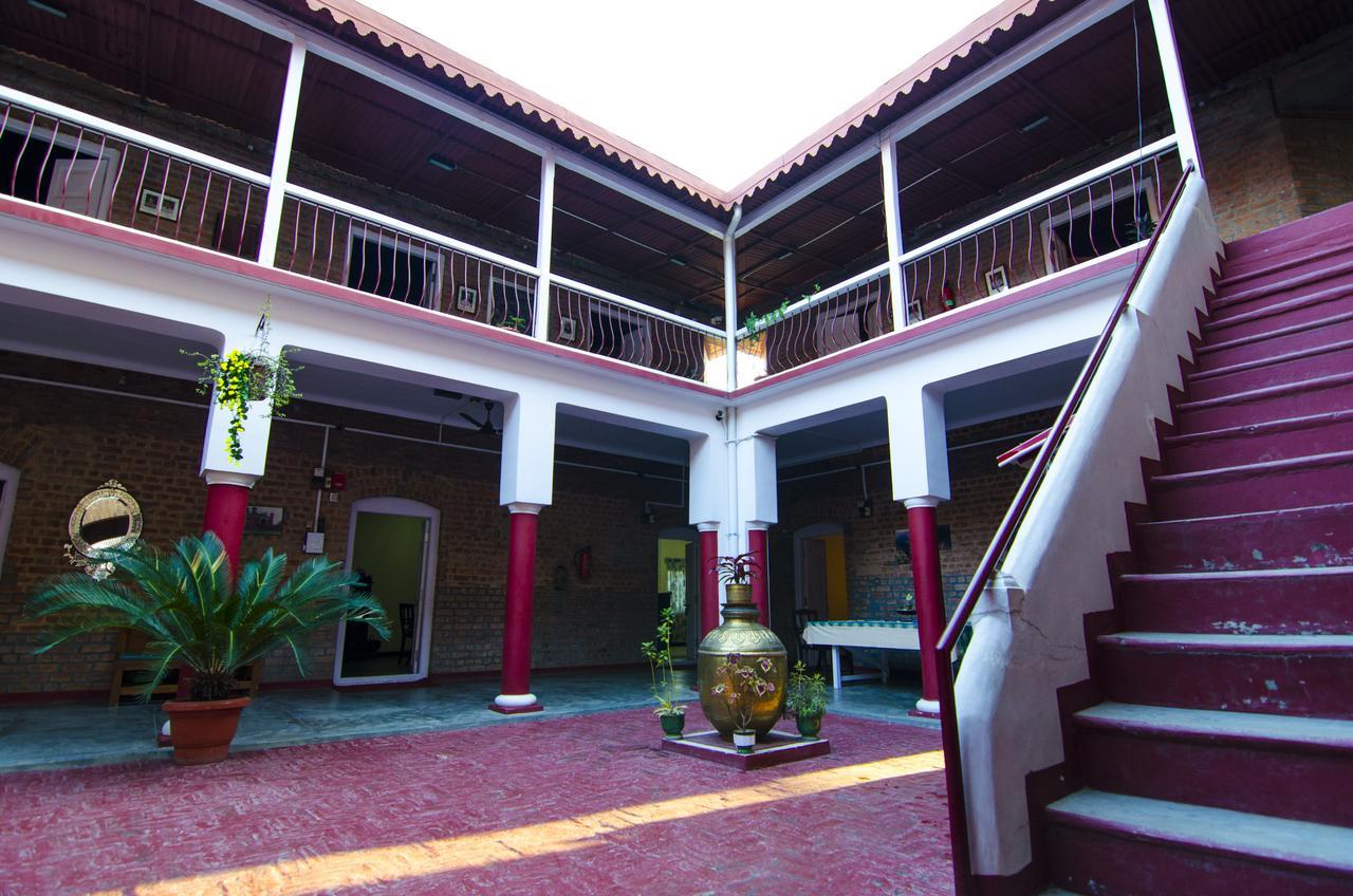Hotel Naurang Yatri Niwas à Garli Extérieur photo